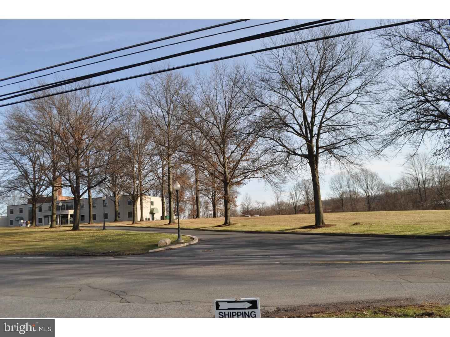 950 E Main St  