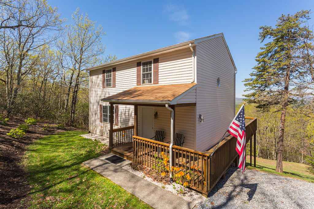 585 Crest Hill Rd  