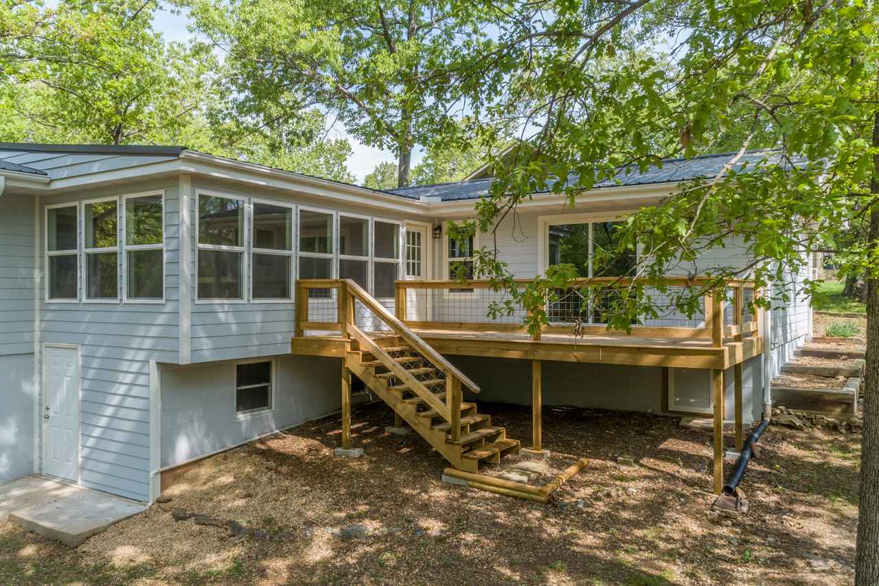 105 Oakwood Ct  