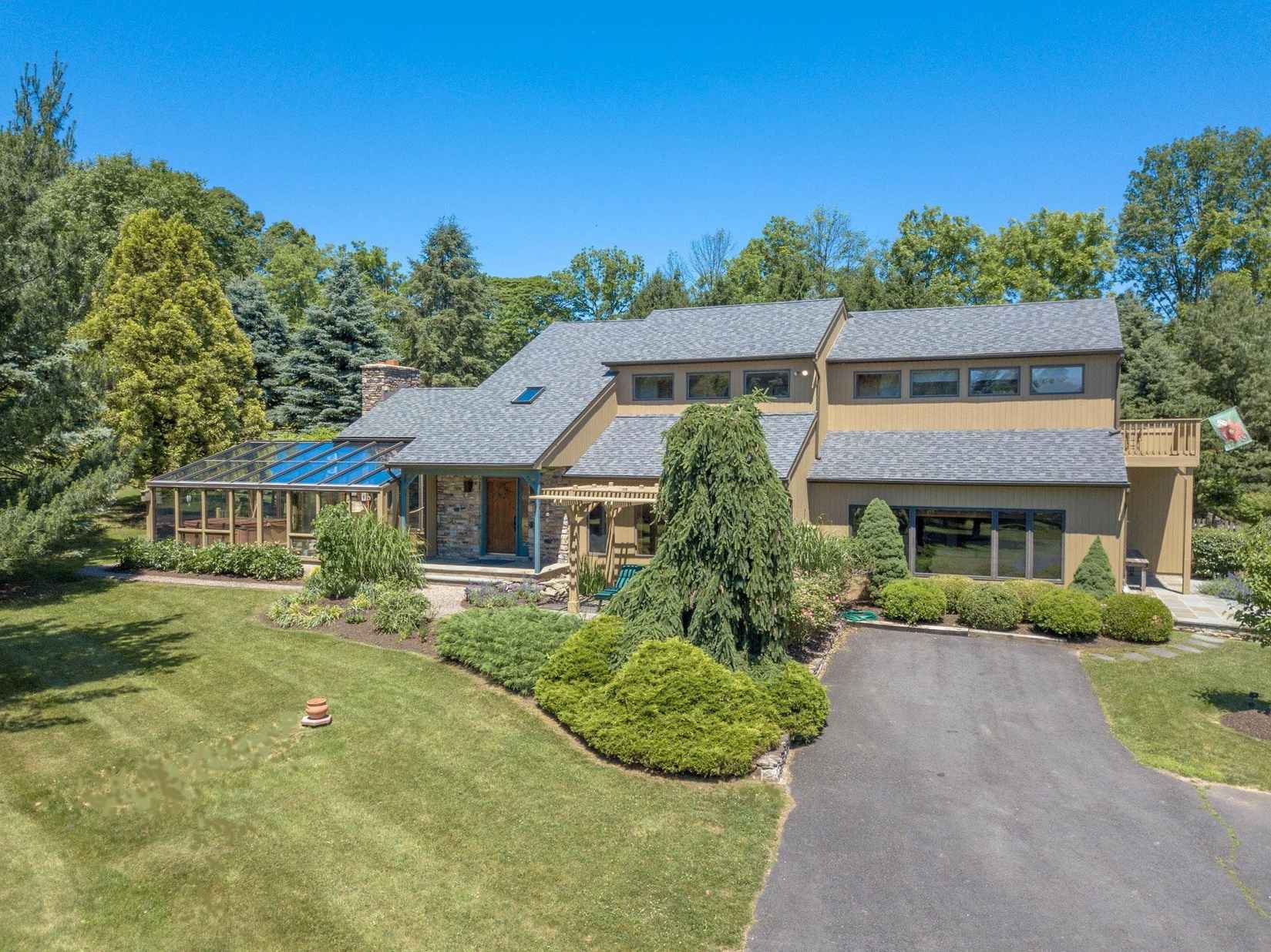 2511 Hickory Ln  