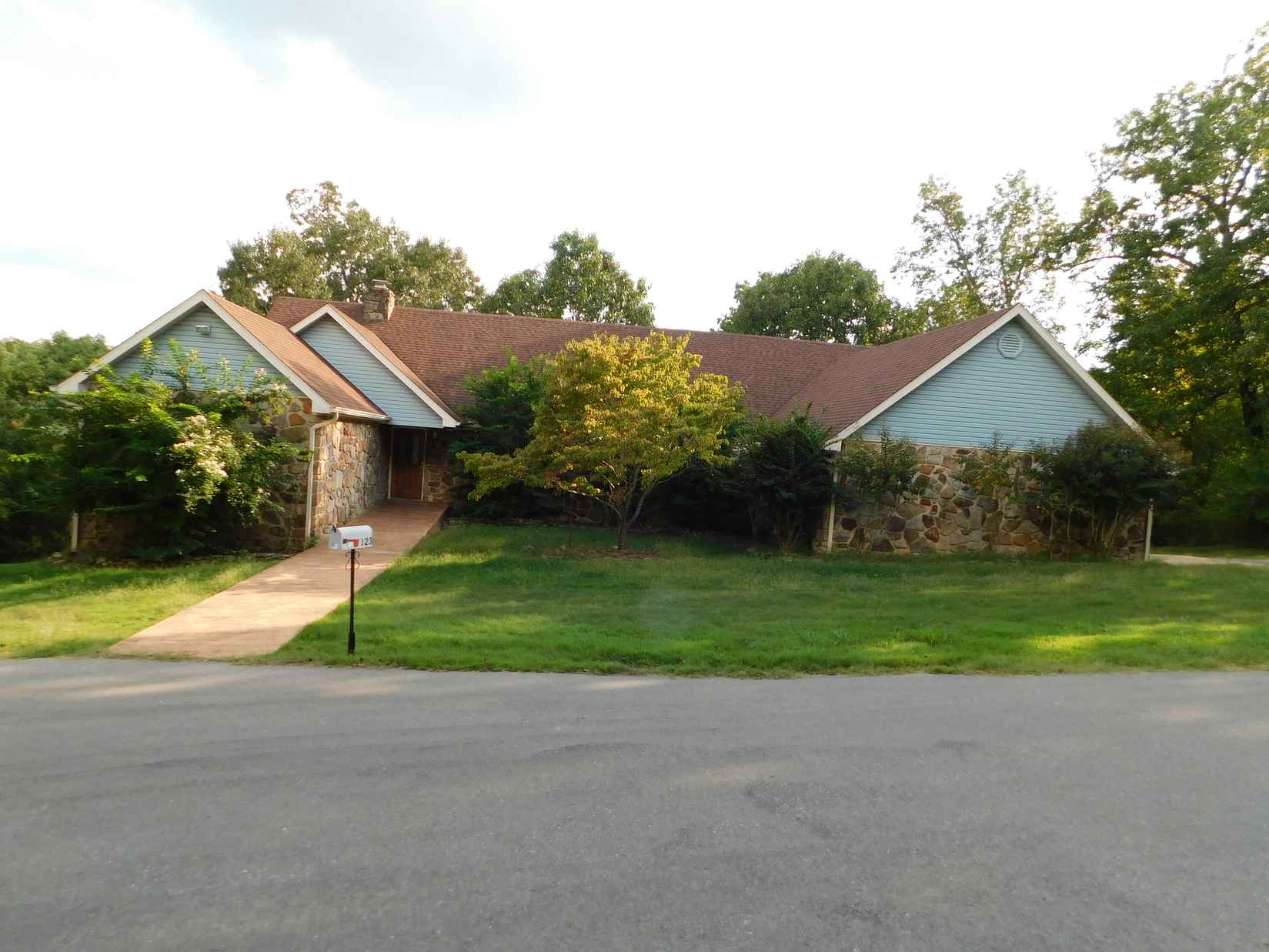123 Concord Pl  