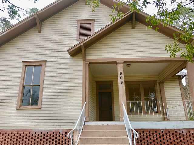 909 W Lafayette St  