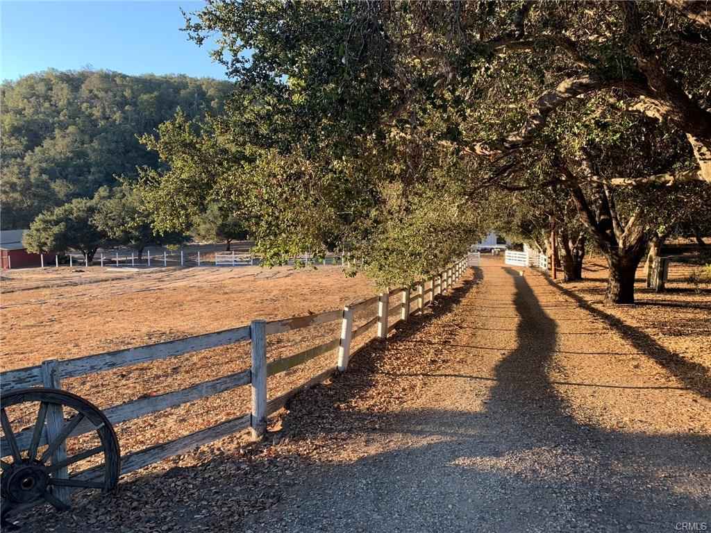 1494-1498 Deer Cyn Rd  