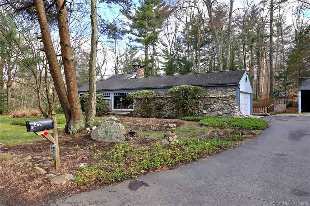 39 FATIMA Dr  