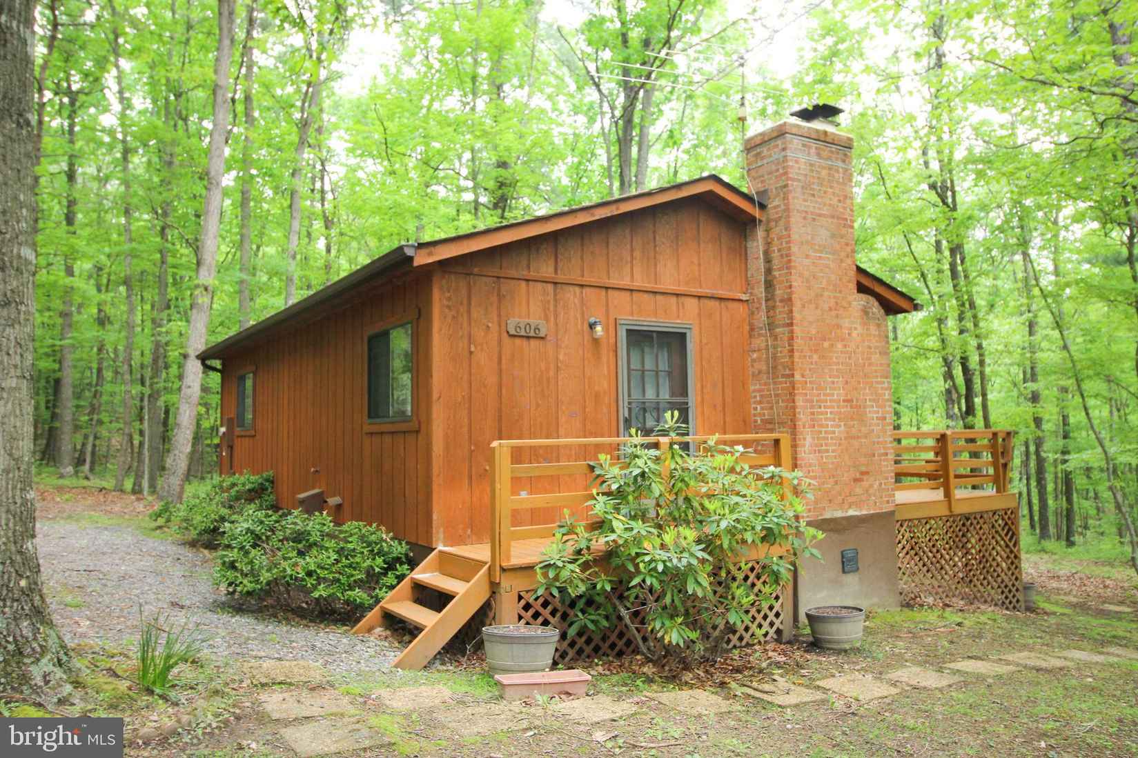 606 MOUNTAIN LAUREL Ln  