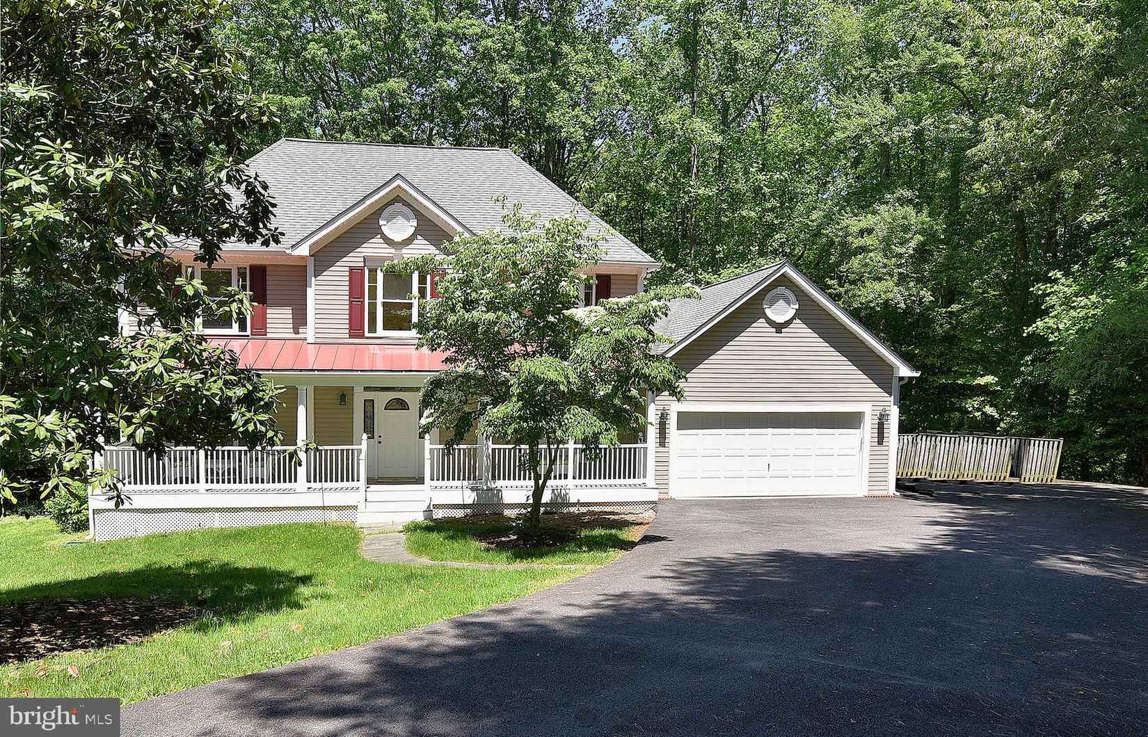 1084 Pemberton Ln  