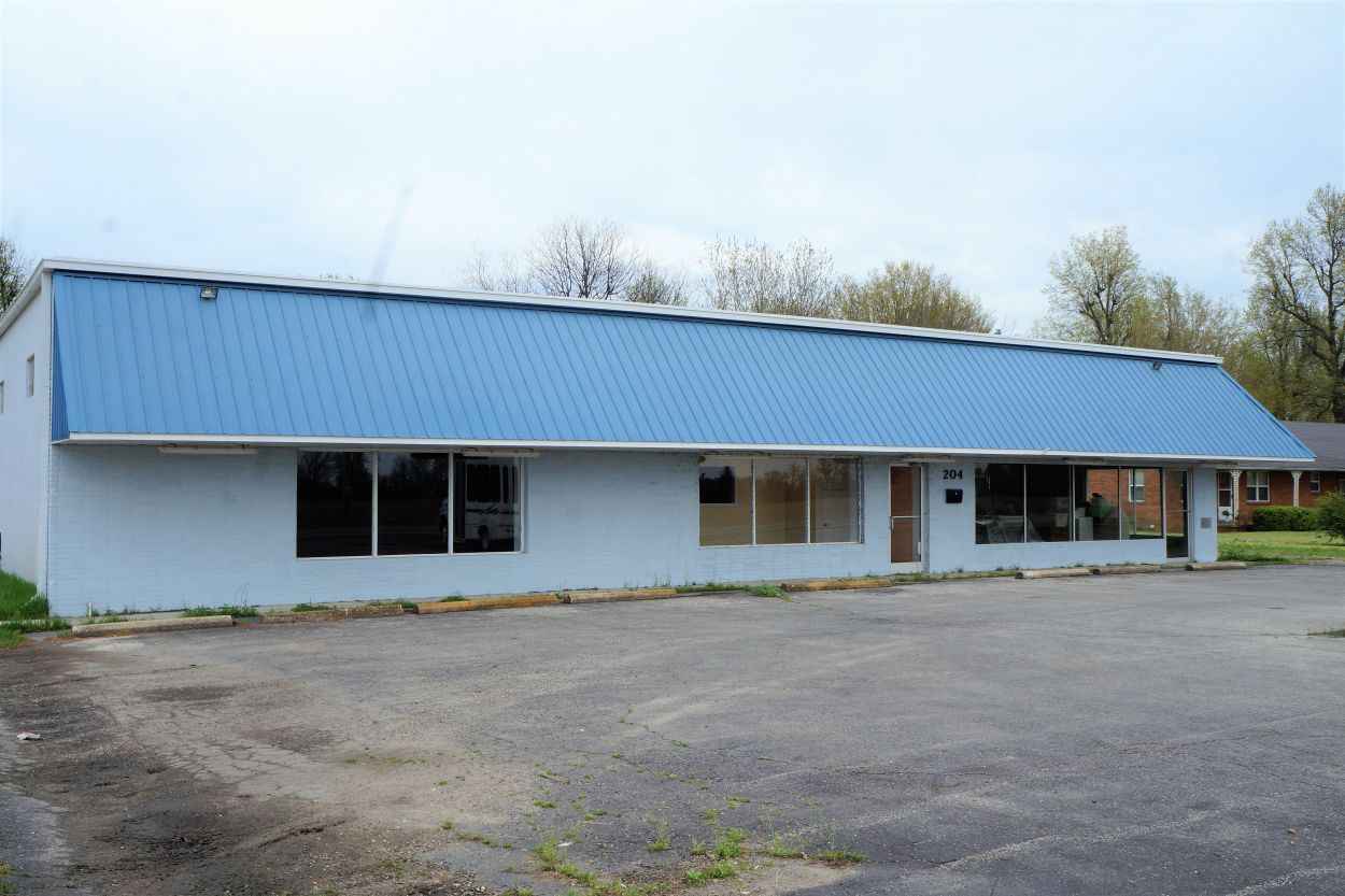204 Southwest Dr  