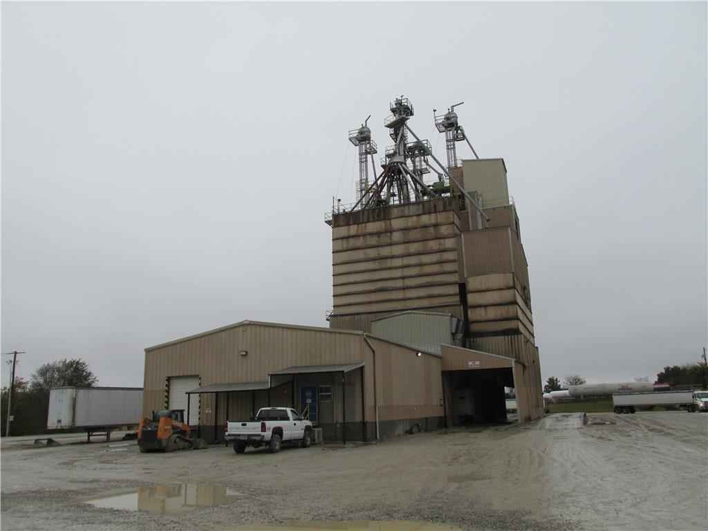 400 W Main ST  