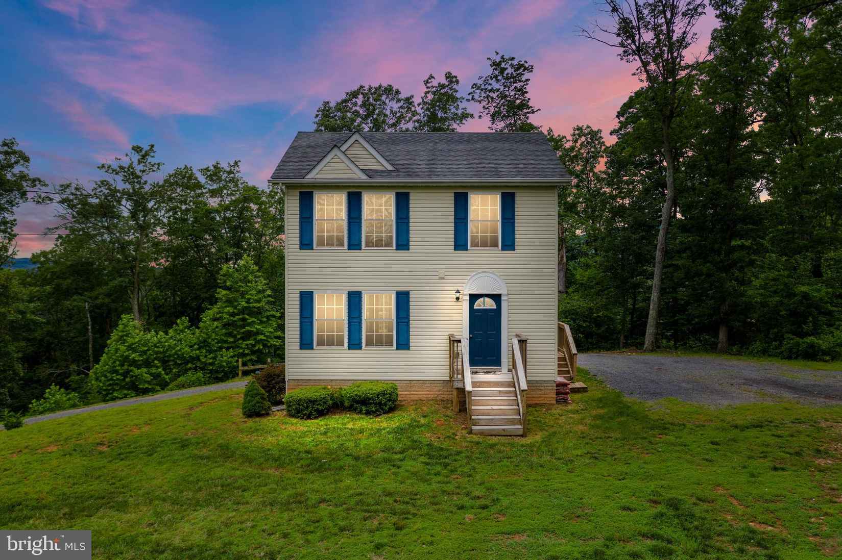 24 Seneca Ct  