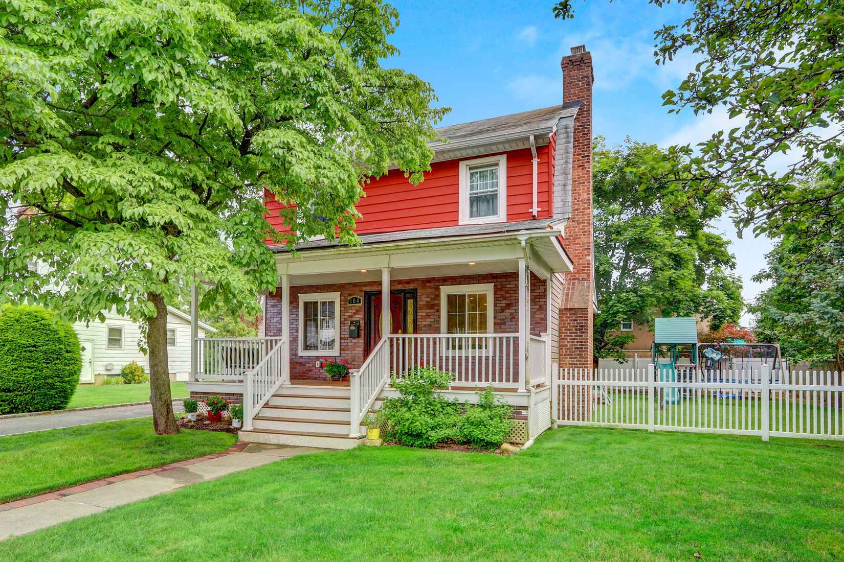 104 Elm St  