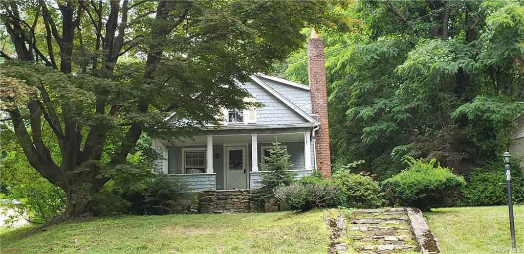 22 WHIPPOORWILL Rd E  