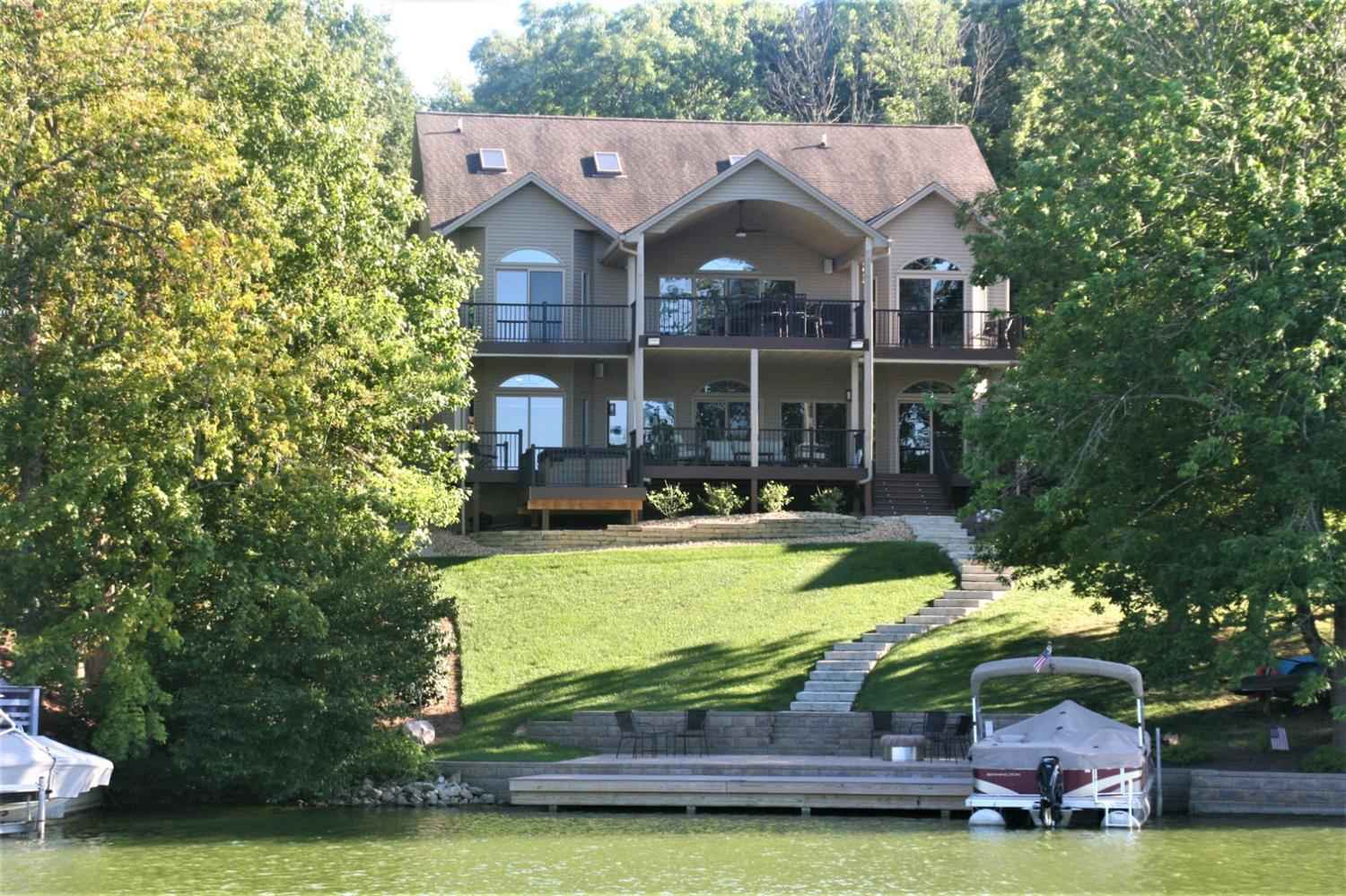 1532 Aqua Vis Dr  