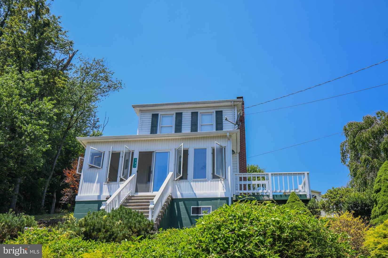 101 Walnut St  