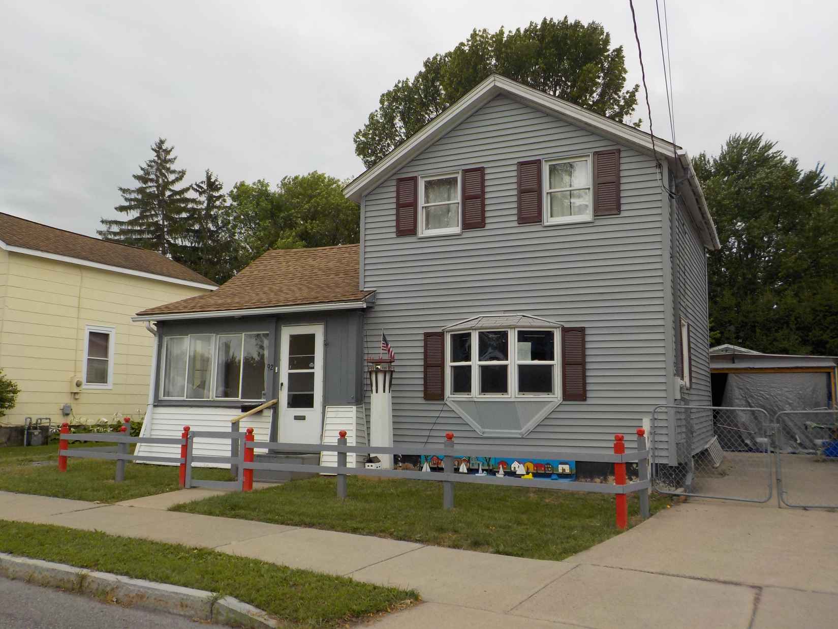 92 Ovid St  