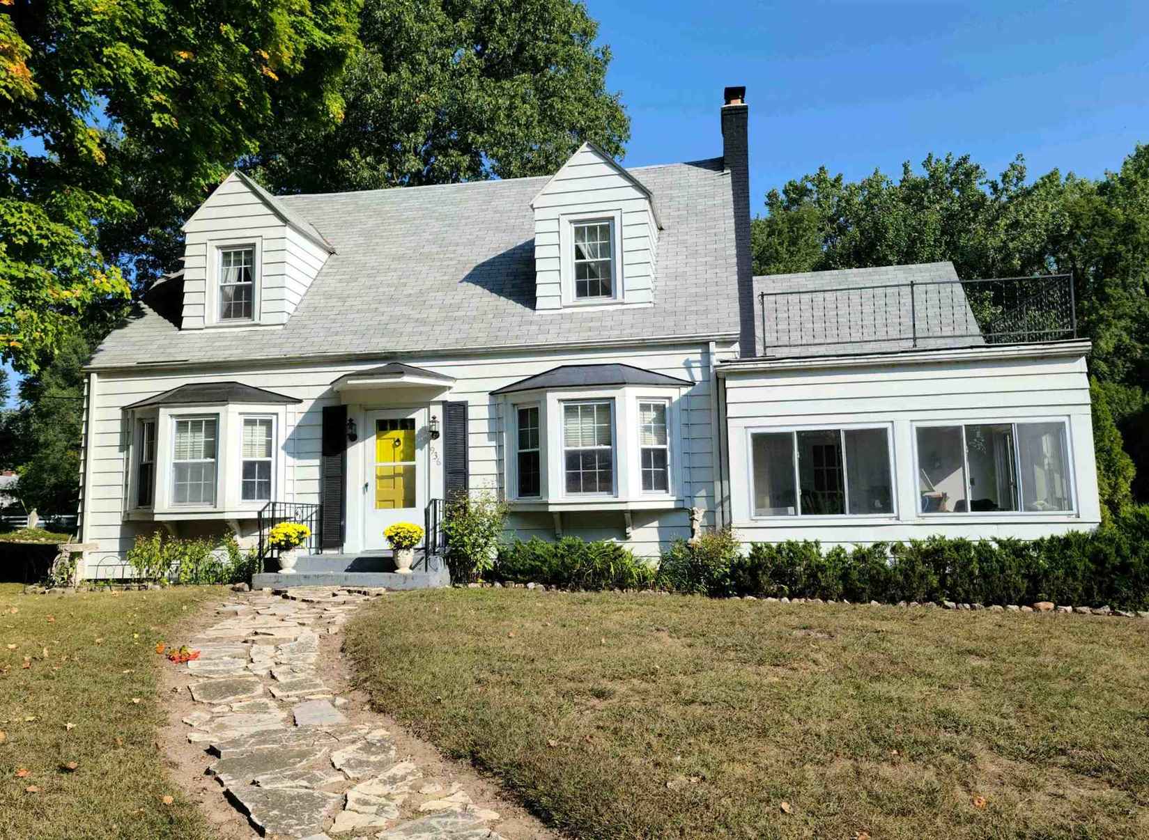 936 Academy Rd  