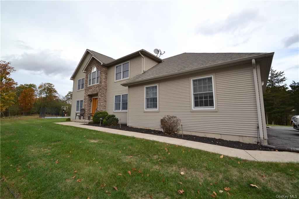 94 Restdale Rd  