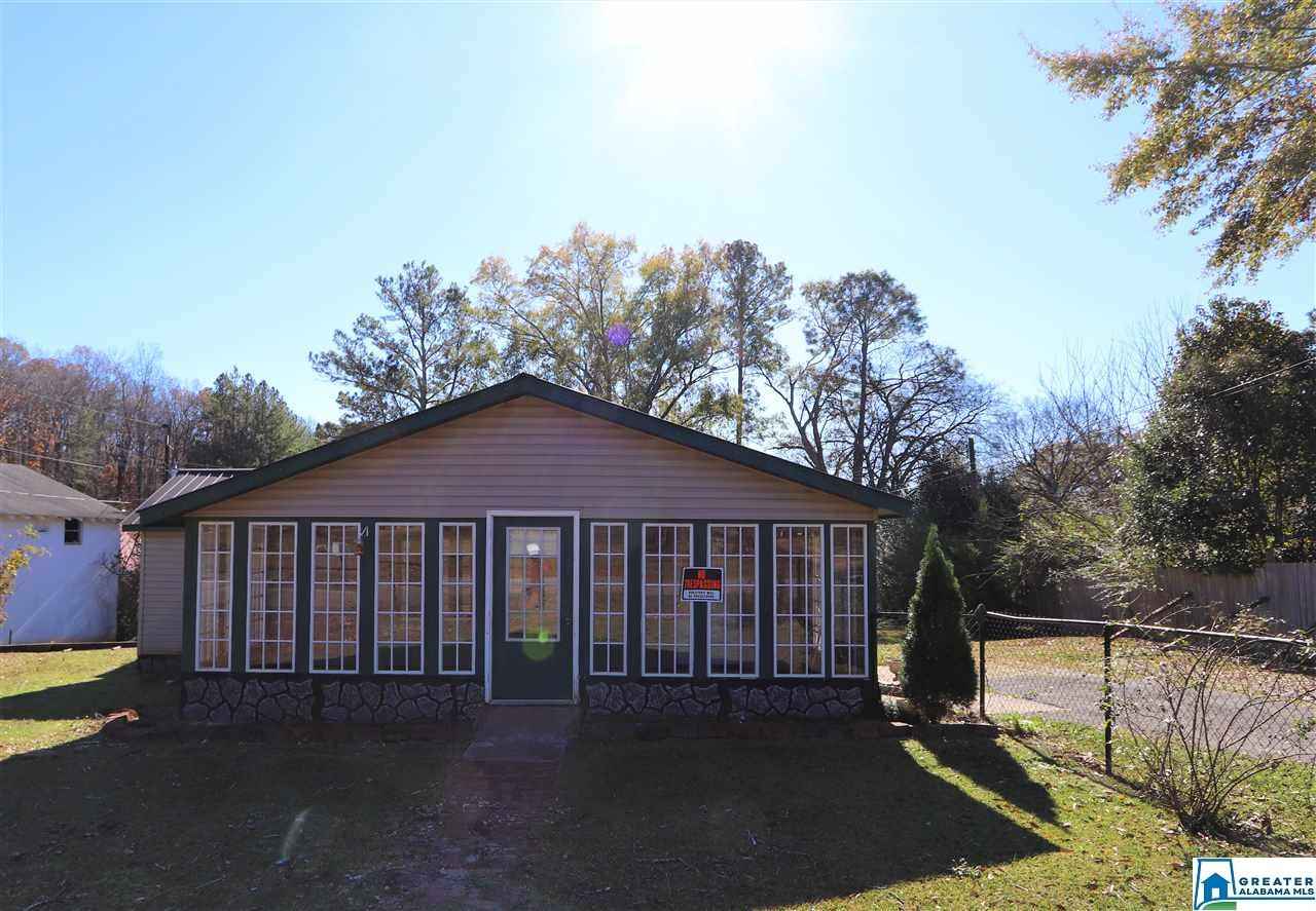 102 Cowan St  