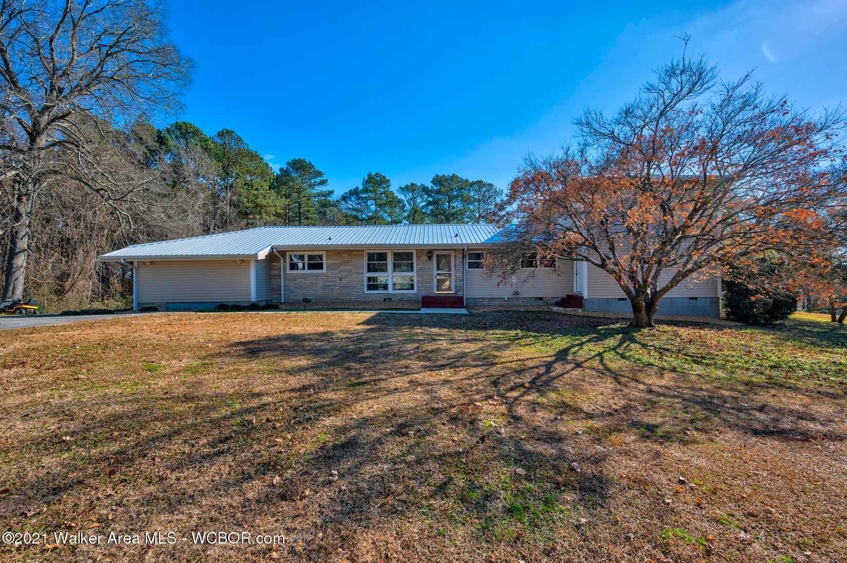 207 Cres Cir  