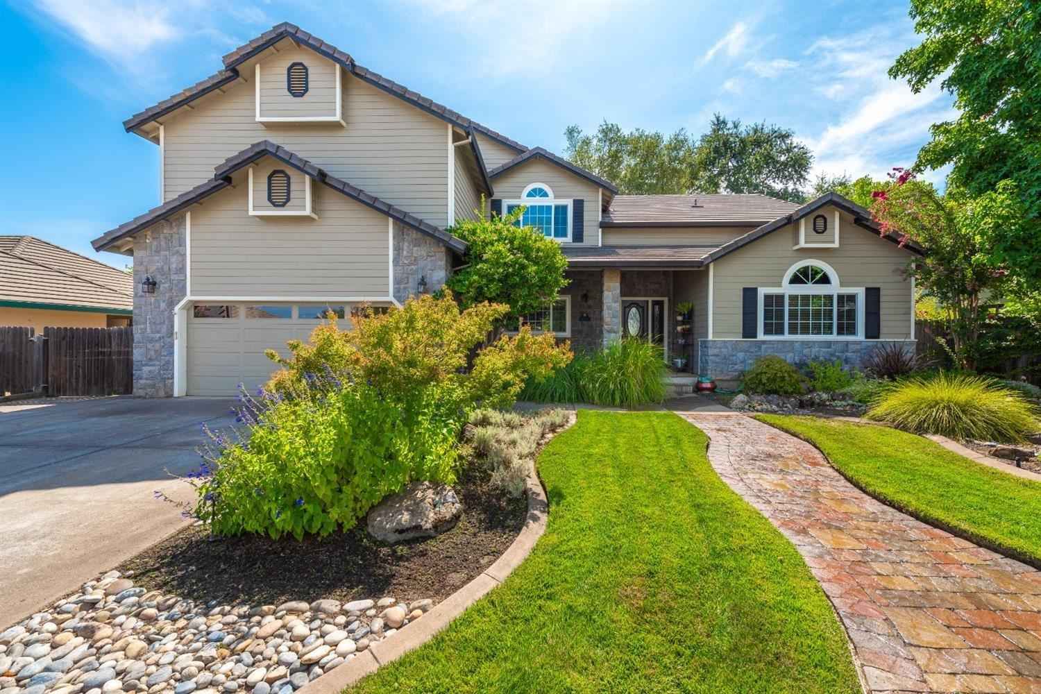 288 Edgebrook Dr  