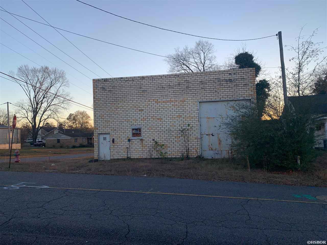 306 W 2nd St  