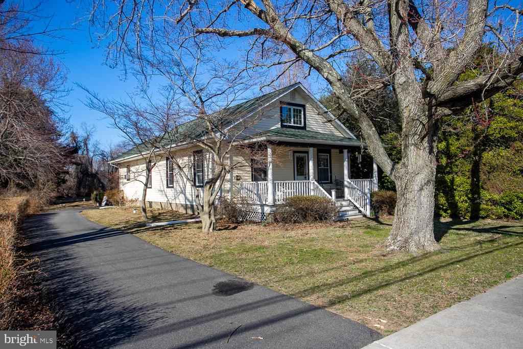 156 Bordentown Crosswicks Rd  