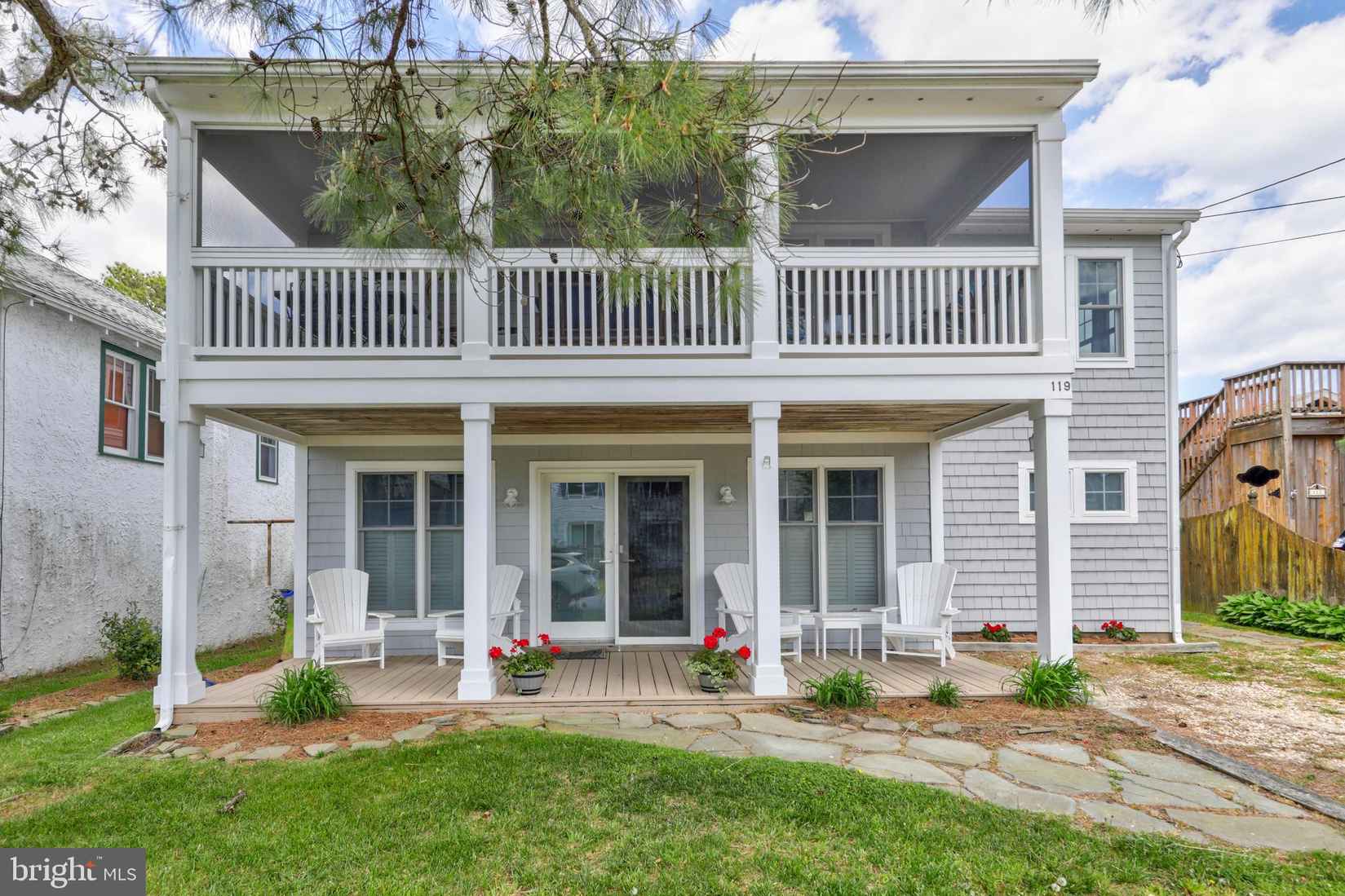 119 SWEDES St  