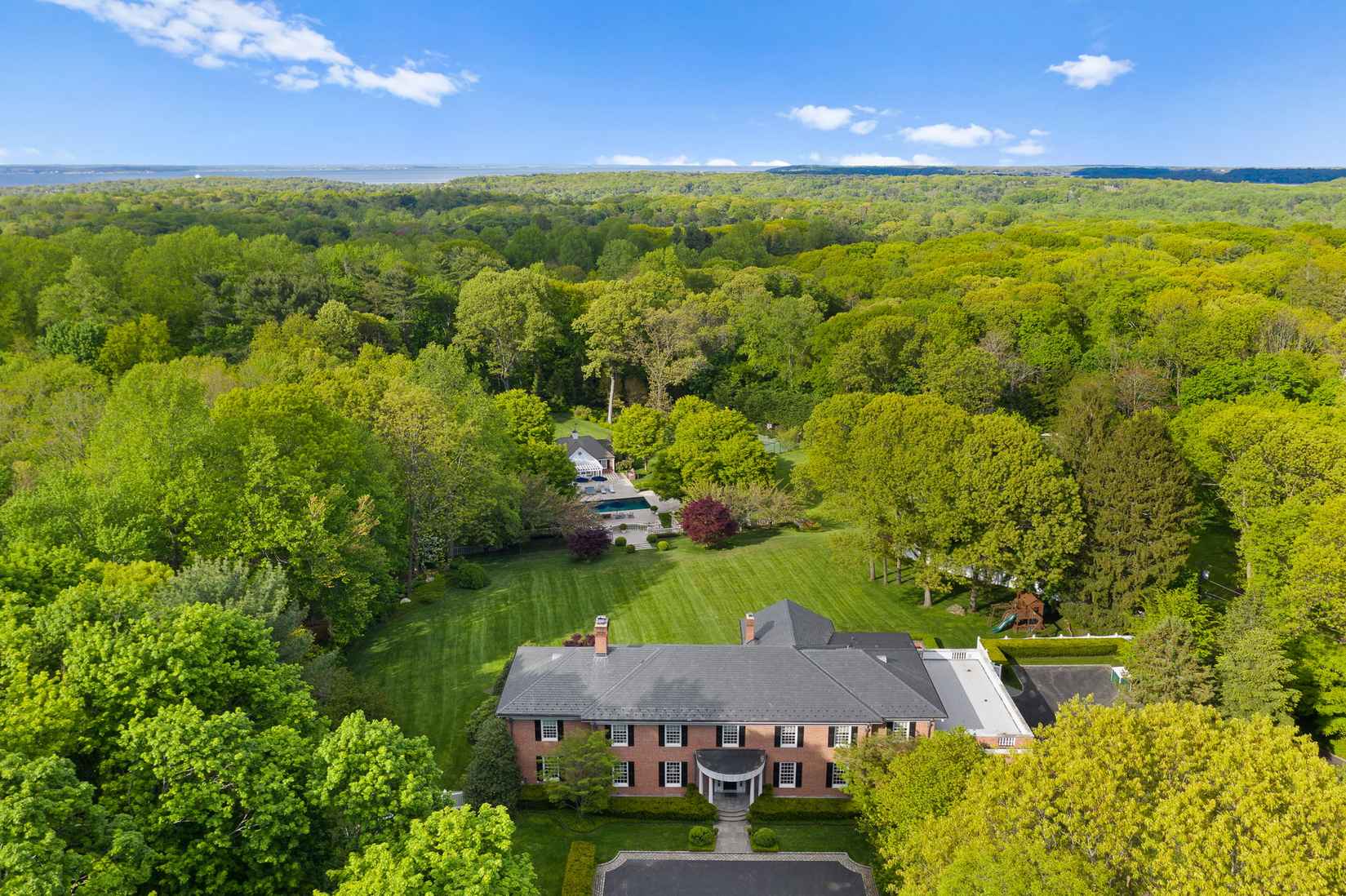 343 Duck Pond Rd  