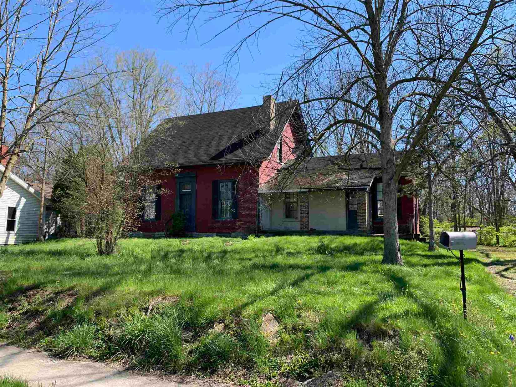 101 NW G St  
