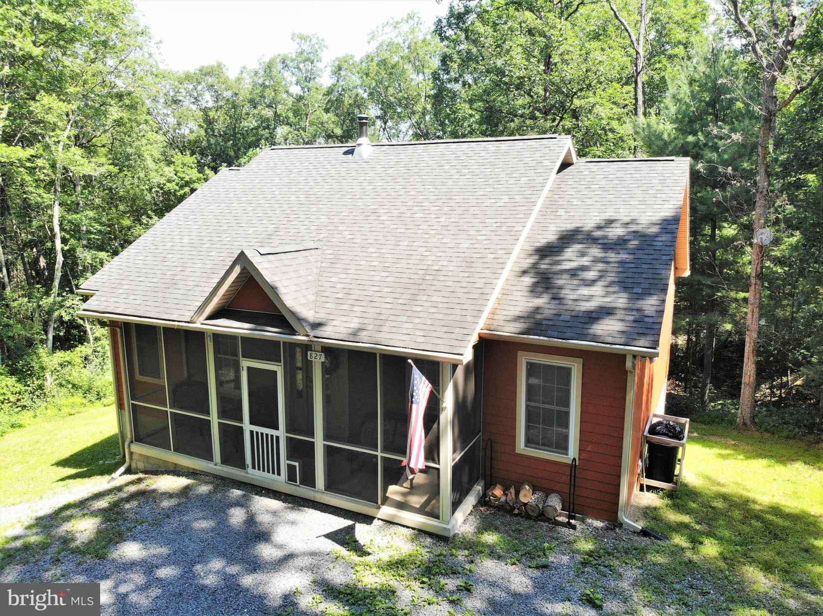 827 MOUNTAIN SLOPE Ln  