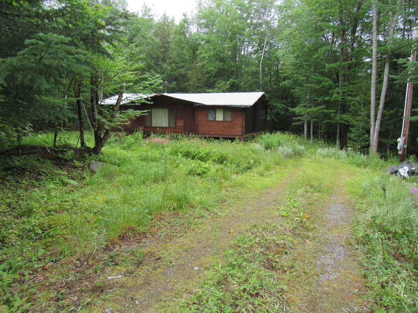 8 Mountain Rdg Ln  