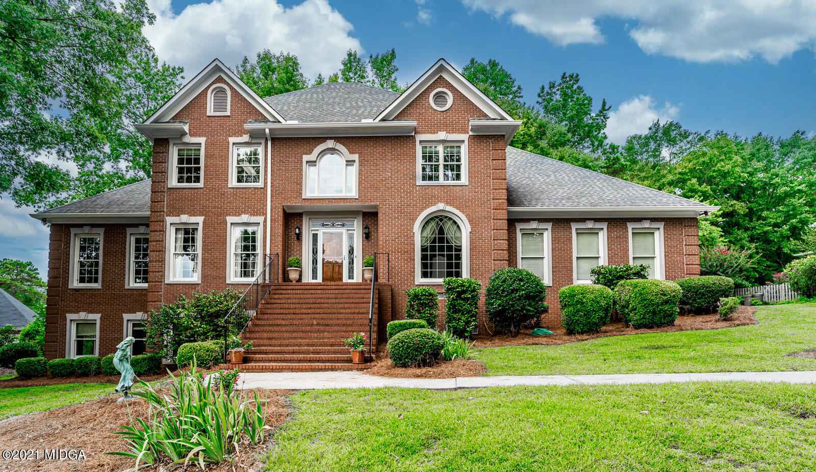 216 Hunters Hill Ct  