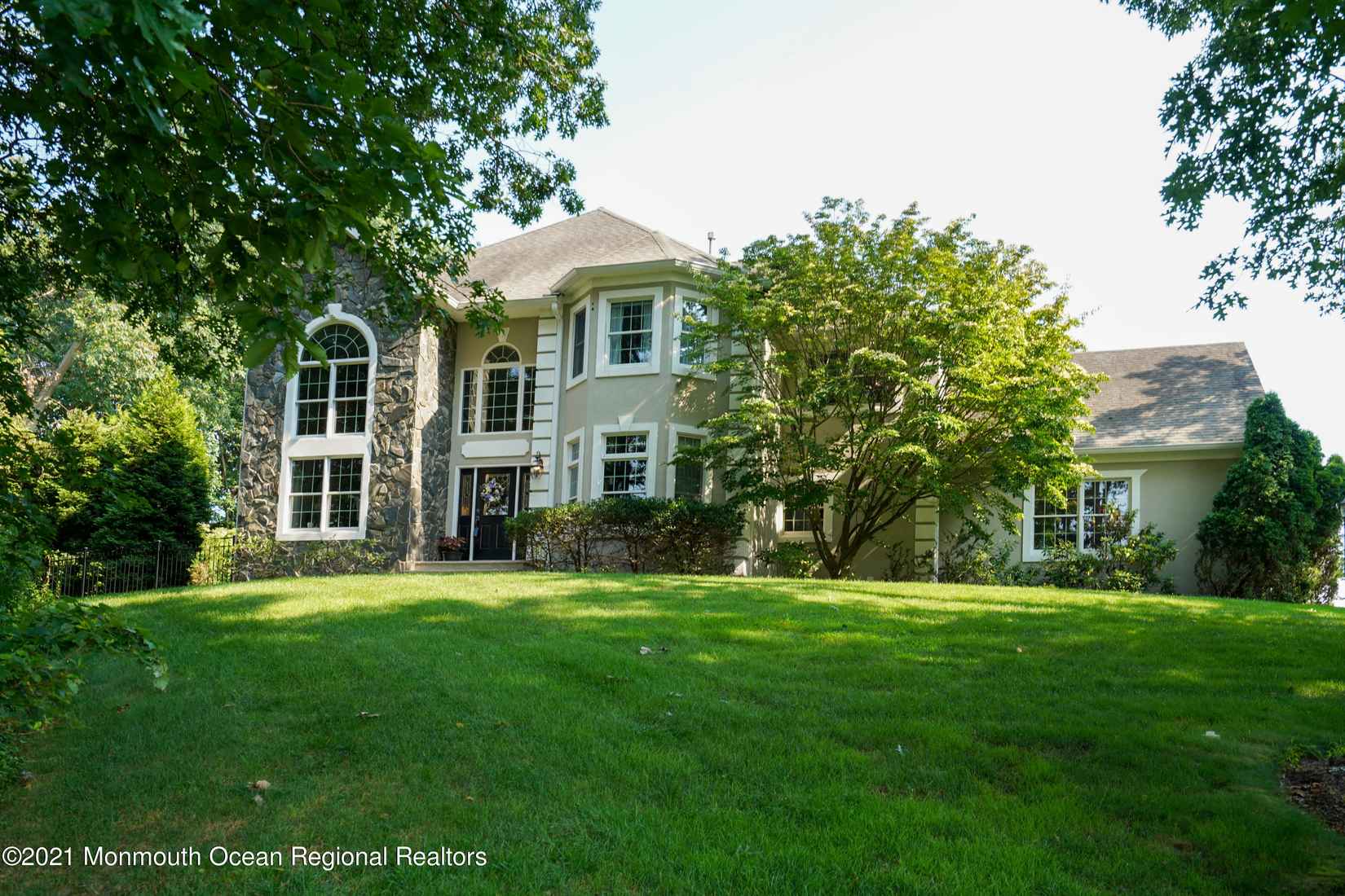 1800 Carriage Hl Dr  
