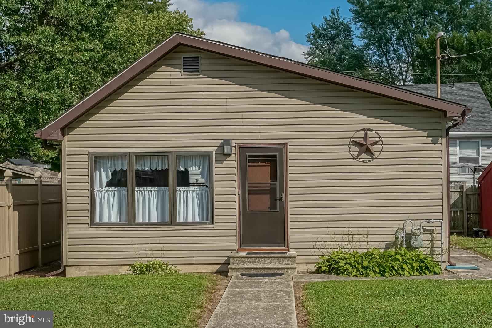 60 Penn Bch Dr  
