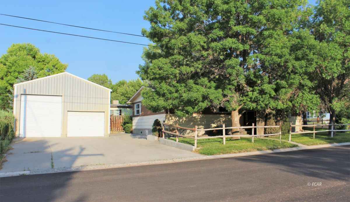 490 Victoria Dr  