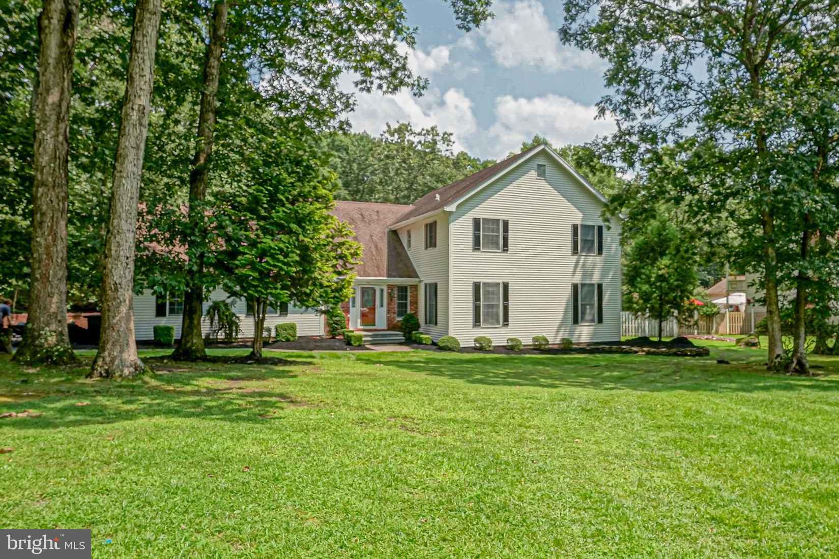 61 Meetinghouse Ct  