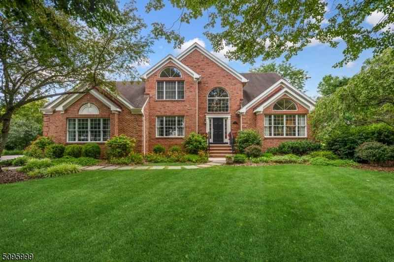11 Exeter Ln  