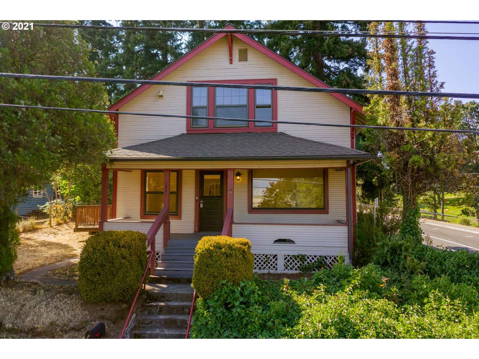 1221 May St  