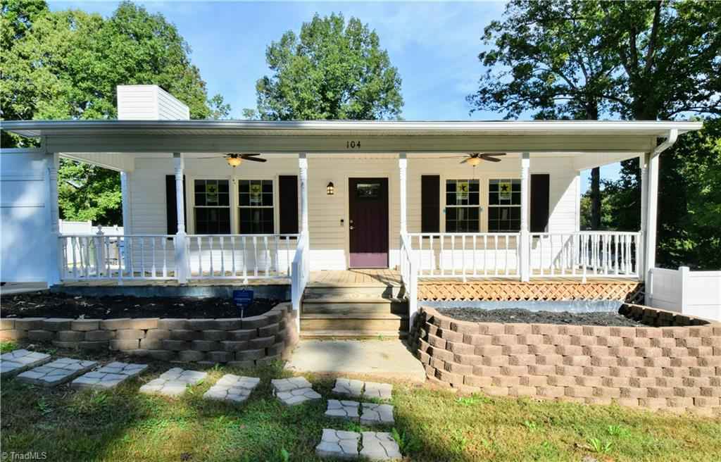 104 Hoover Dr  