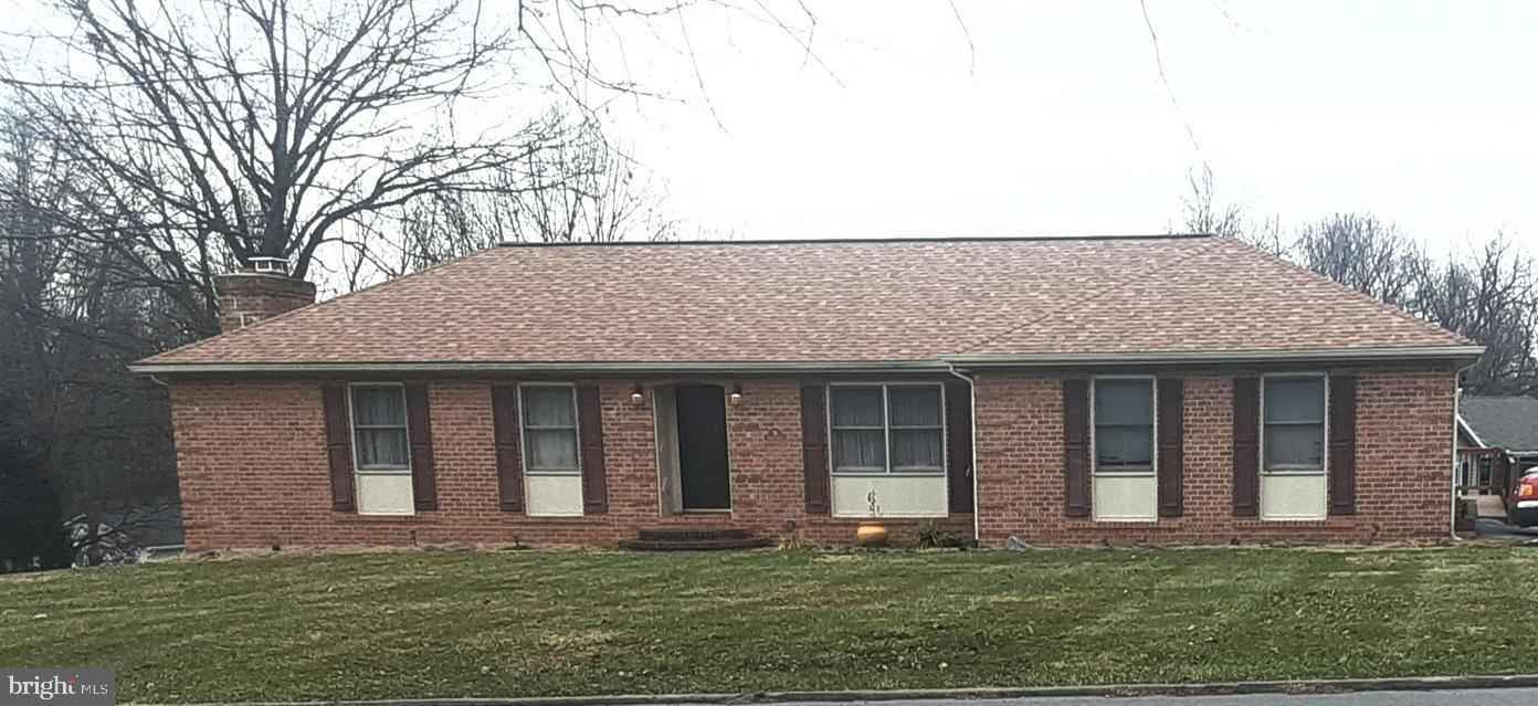 19 FENWAY Dr  