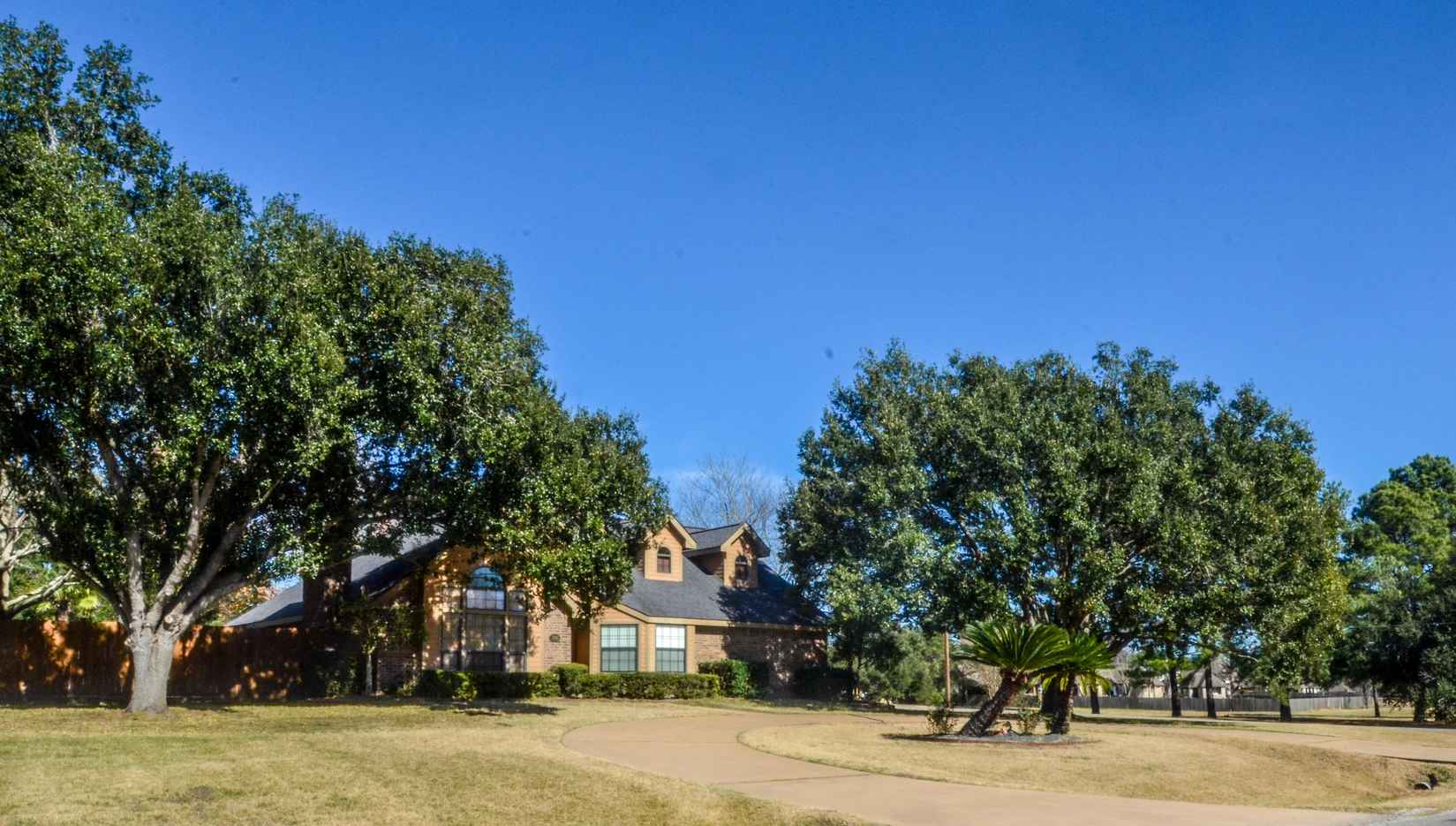 3000 Creekside Dr  