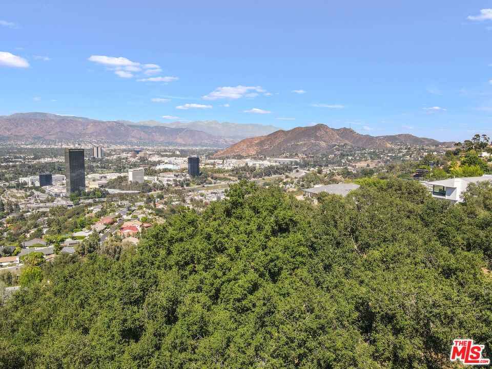 7831 Mulholland Dr  