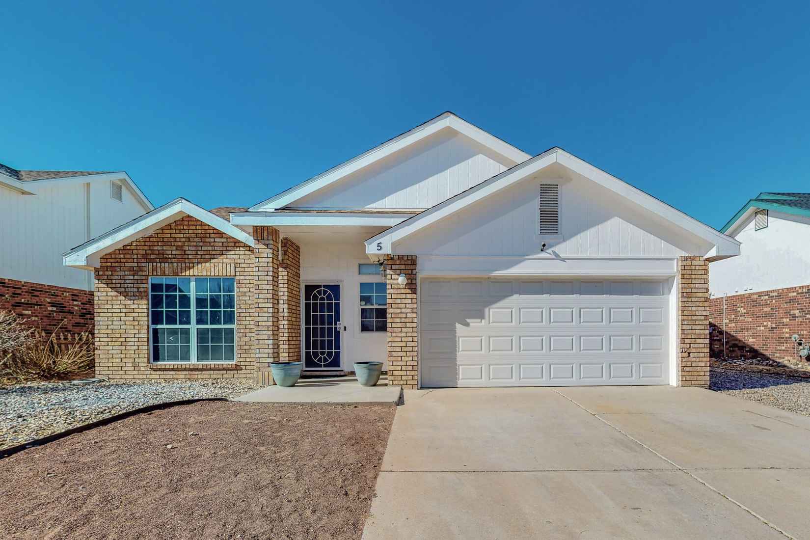 5 Apache Plume Rd  