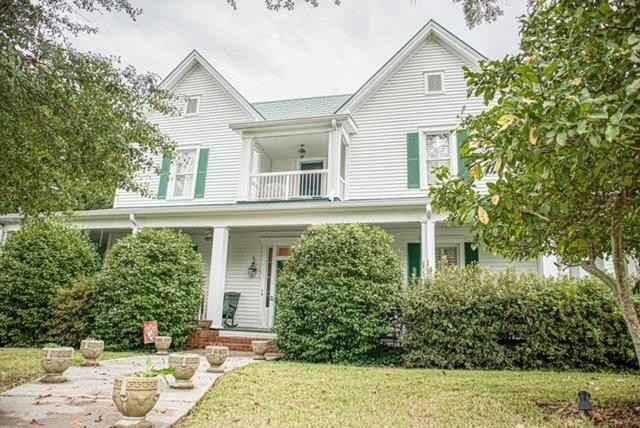 402 Heard St  