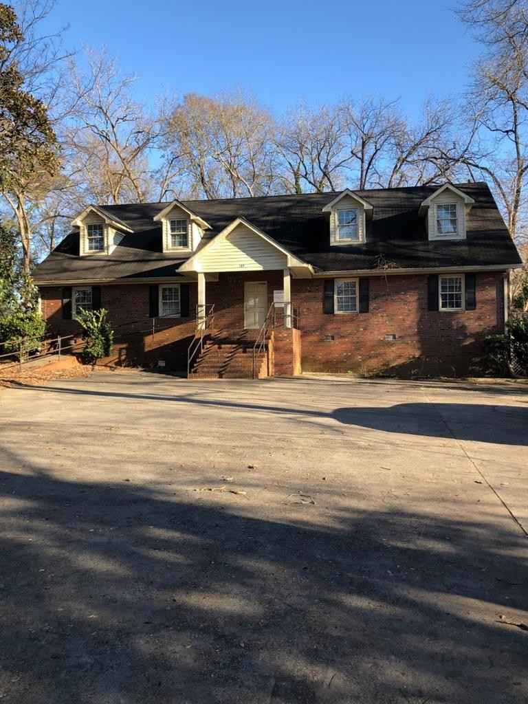 144 E Main St  