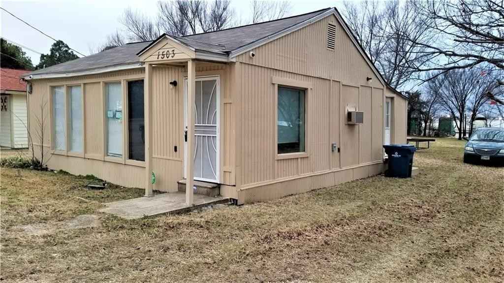 1503 N Kaufman St  