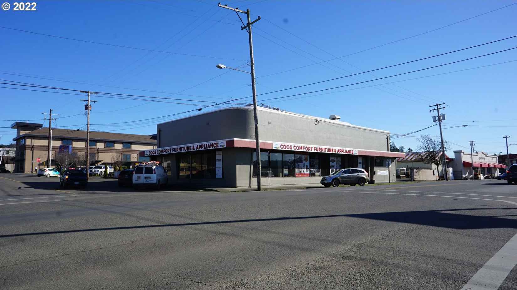 290 N CENTRAL BLVD  