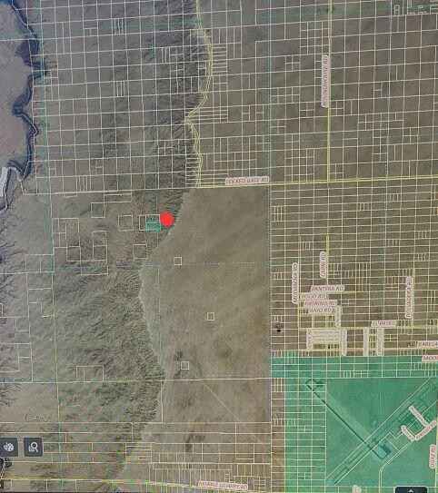 Locked Gate Lot 33 Rd  