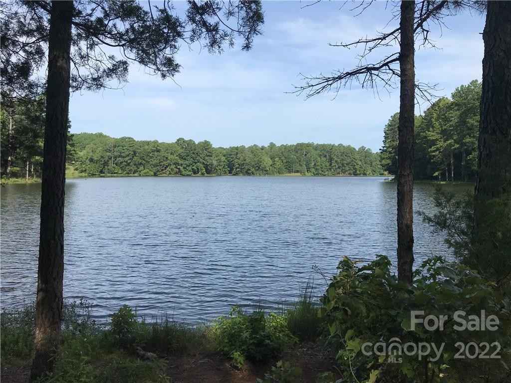 19/20 Merriweather Manor Mountain Lk Rd  