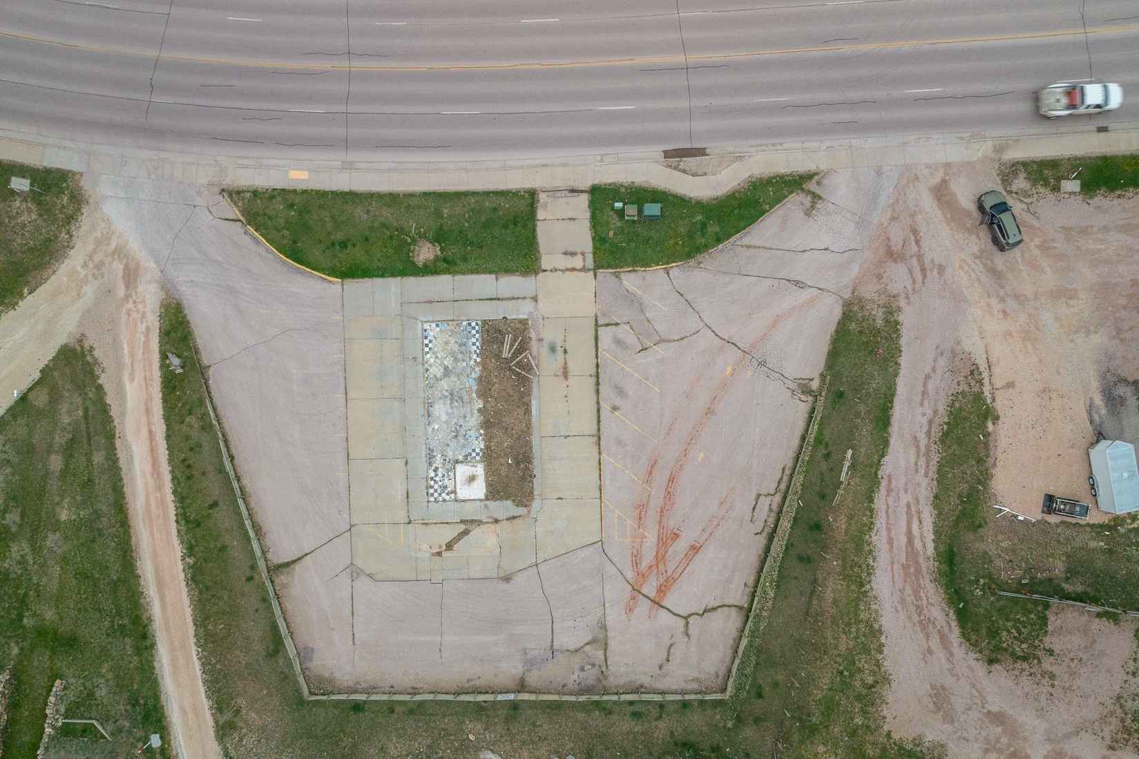 631 W Mt Rushmore Rd  