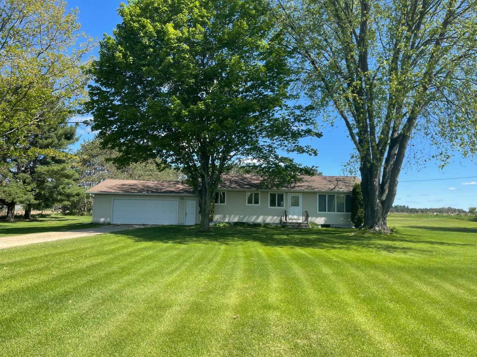 E10692 County Rd C  